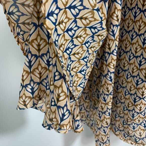 Weekend Suzanne Betro Abstract Key Hole Bell Sleeve Tunic - Picture 4 of 15